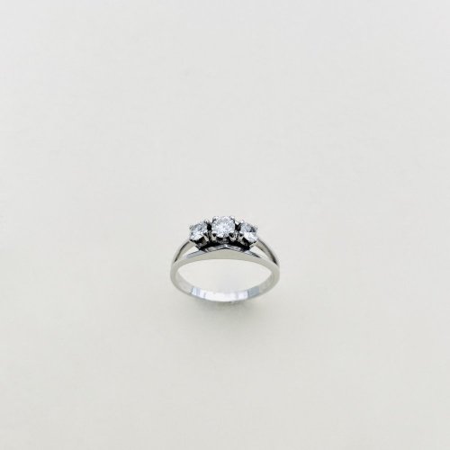 14ct. Solid Gold 3-Stone Diamond Ring.