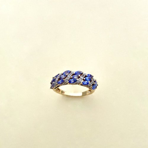 9ct. Gold Tanzanite &amp; Diamond Ring.