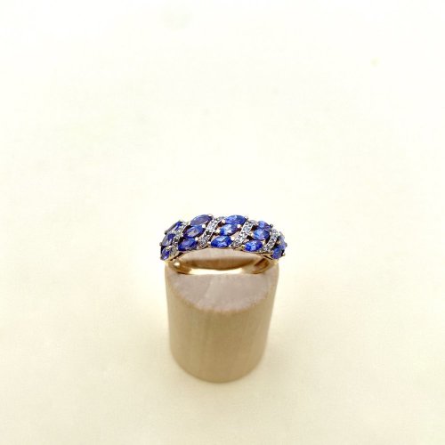 9ct. Gold Tanzanite &amp; Diamond Ring.