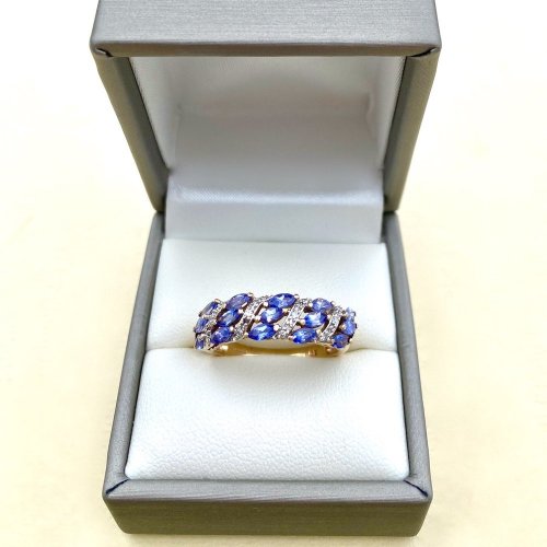 9ct. Gold Tanzanite &amp; Diamond Ring.