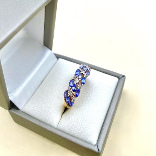 9ct. Gold Tanzanite &amp; Diamond Ring.