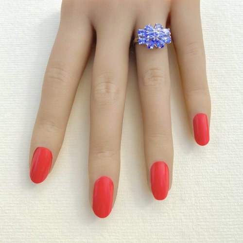 9ct. White Gold Tanzanite Ring.