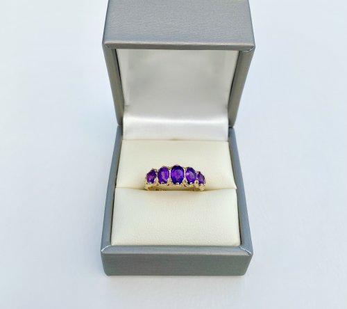 9ct. Gold 5-stone Amethyst Ring.