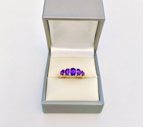 9ct. Gold 5-stone Amethyst Ring.
