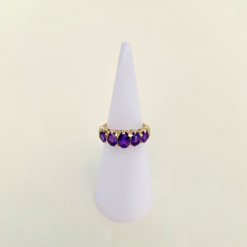 9ct. Gold 5-stone Amethyst Ring.