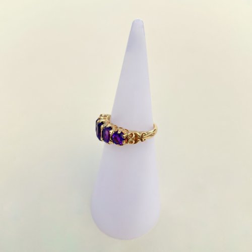 9ct. Gold 5-stone Amethyst Ring.