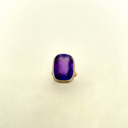 Hallmarked 9ct. Solid Gold Amethyst Statement Ring.