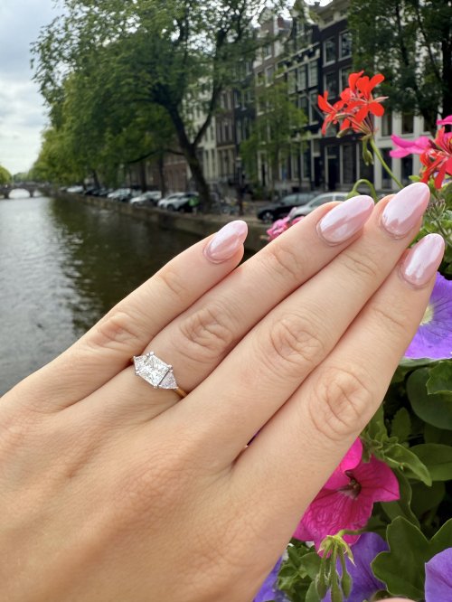 18ct. Gold Princess Cut Diamond Ring.