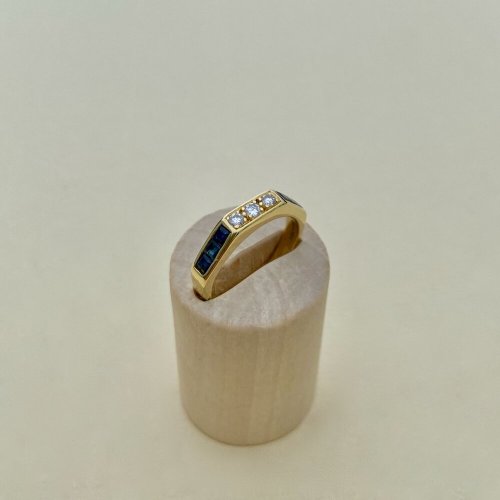 18ct. Gold Diamond and Sapphire Ring.