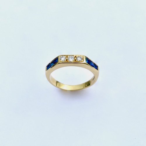 18ct. Gold Diamond and Sapphire Ring.