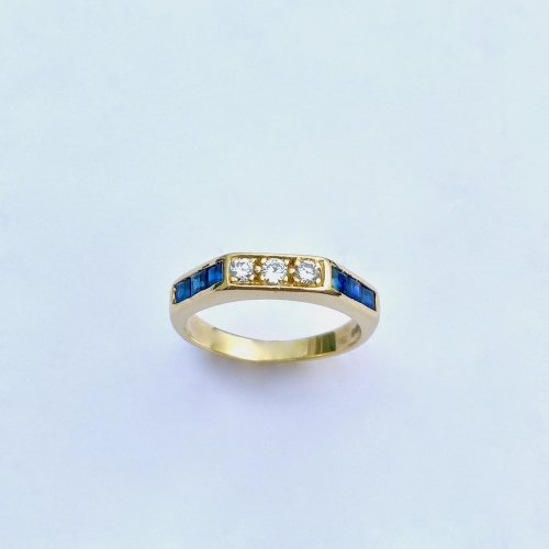 18ct. Gold Diamond and Sapphire Ring.