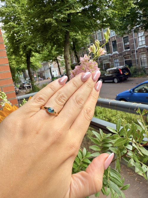 Hallmarked 9ct. Gold Opal Triplet Ring.