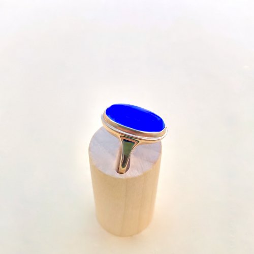 9ct. Solid Gold Oval Chalcedony Ring.