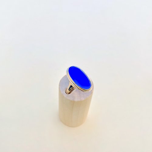 9ct. Solid Gold Oval Chalcedony Ring.