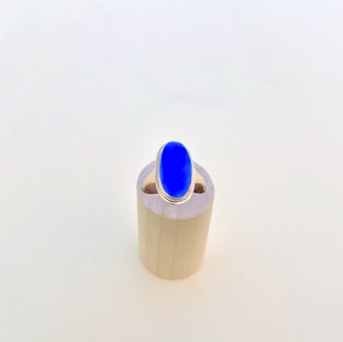 9ct. Solid Gold Oval Chalcedony Ring.