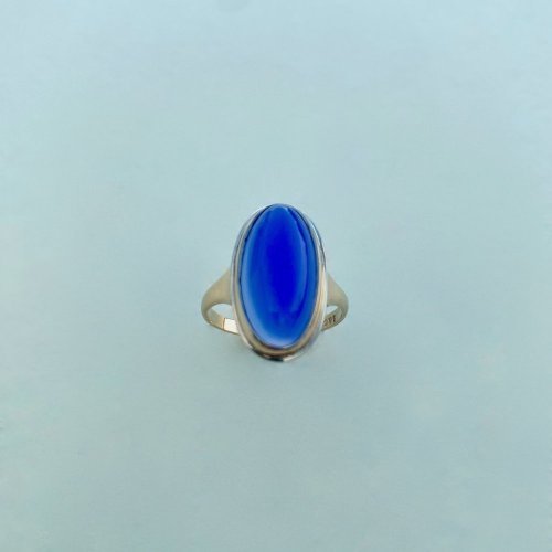 9ct. Solid Gold Oval Chalcedony Ring.