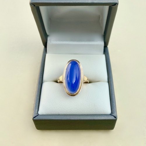 9ct. Solid Gold Oval Chalcedony Ring.