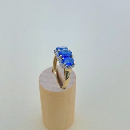 9ct. Solid Gold Kyanite &amp; Diamond Ring.