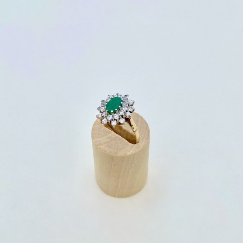 Hallmarked 9ct. Gold Green Quartz Ring.