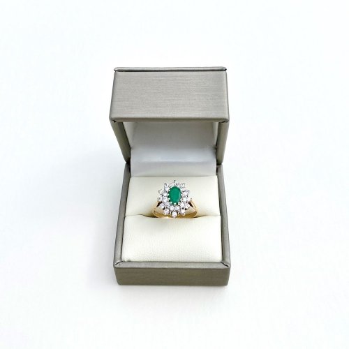 Hallmarked 9ct. Gold Green Quartz Ring.