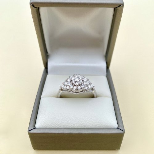 14ct. White Gold Diamond Ring.