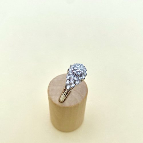 14ct. White Gold Diamond Ring.