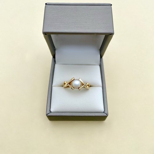 9ct. Gold Cultured Pearl Ring..