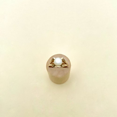 9ct.  Gold Cultured Pearl Ring.