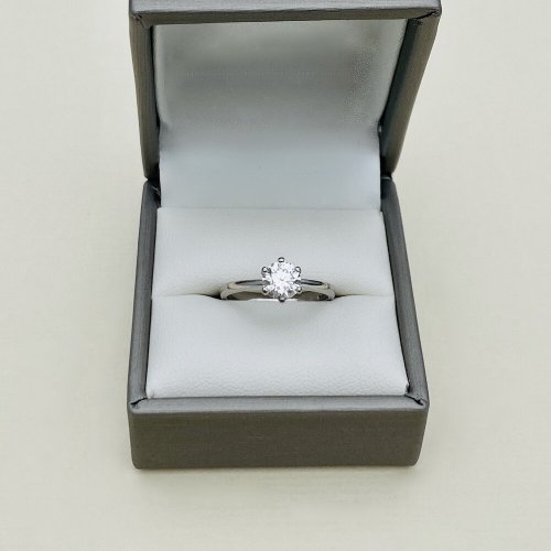 18ct. White Gold Solitaire Diamond Ring.