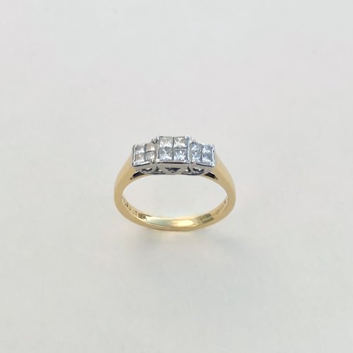 18ct. Gold Diamond Ring.