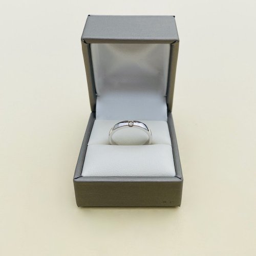 18ct. White Gold Single Stone Diamond Ring.