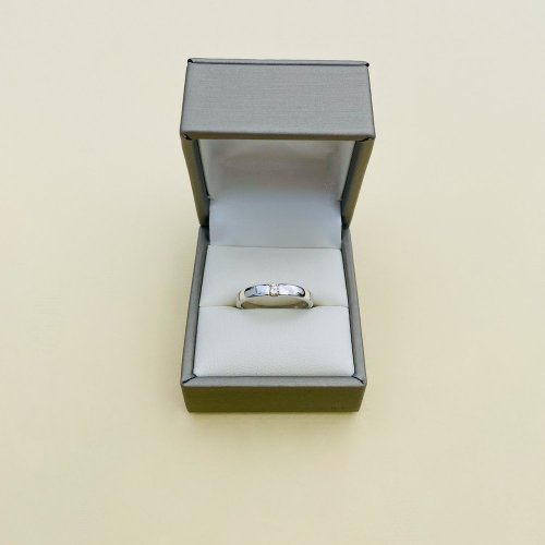 18ct. White Gold Single Stone Diamond Ring.