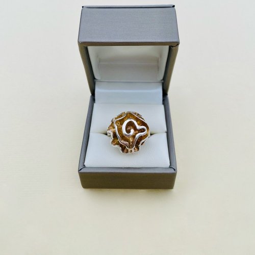 Contemporary Sterling Silver Ring / Swirl design.