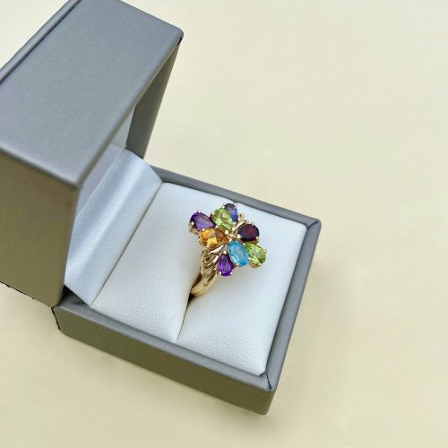 9ct. Gold Ring With 8 Multi-Coloured Gemstones.