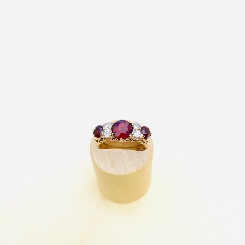 9ct. Gold Garnet Ring.