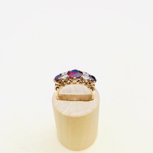 9ct. Gold Garnet Ring.