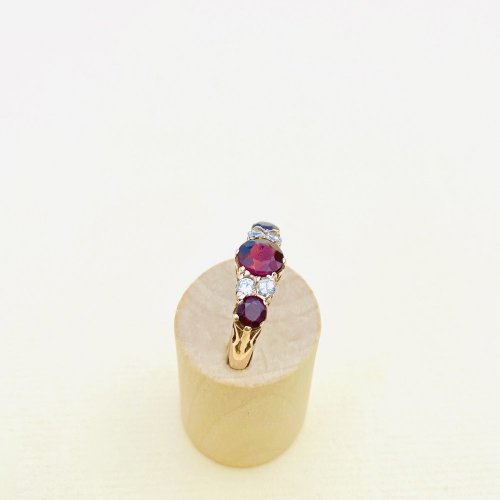 9ct. Gold Garnet Ring.