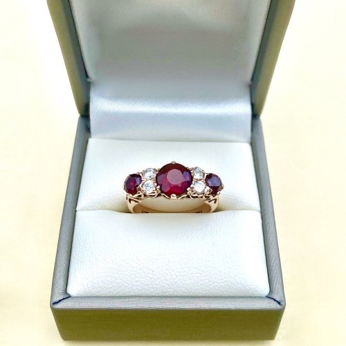 9ct. Gold Garnet Ring.