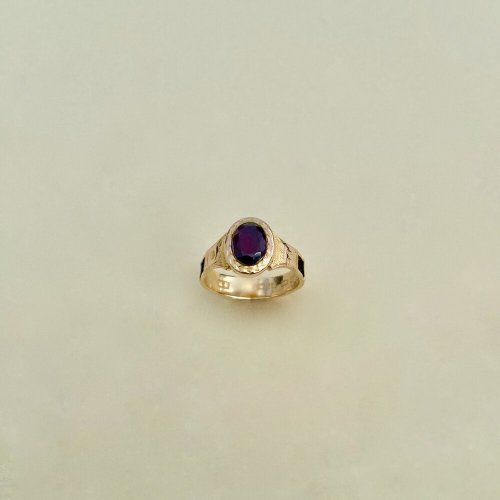 Hallmarked 18ct. Amethyst Mourning Ring.