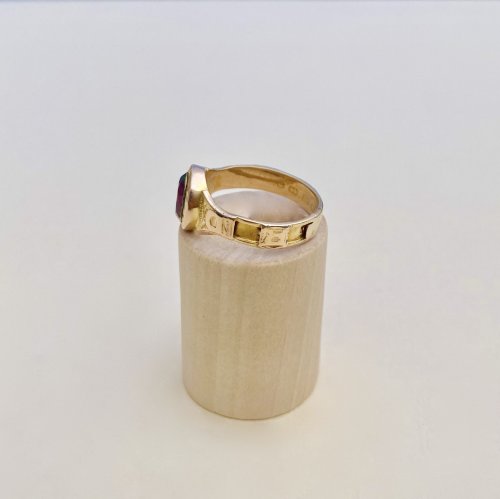 Hallmarked 18ct. Amethyst Mourning Ring. Circa 1867 - 1868. 