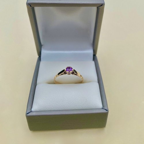 9ct. Solid Gold Amethyst Ring..