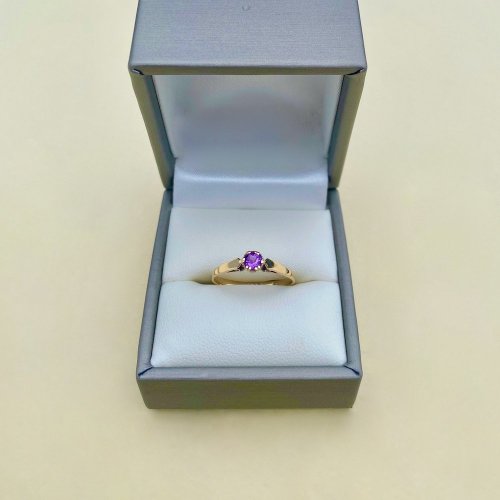 9ct. Solid Gold Amethyst Ring..