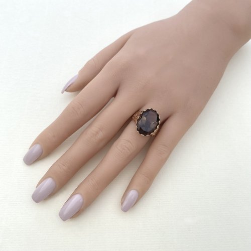 Vintage 9ct. Gold Quartz Ring.