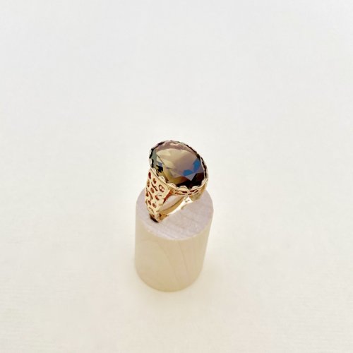 Vintage 9ct. Gold Quartz Ring.