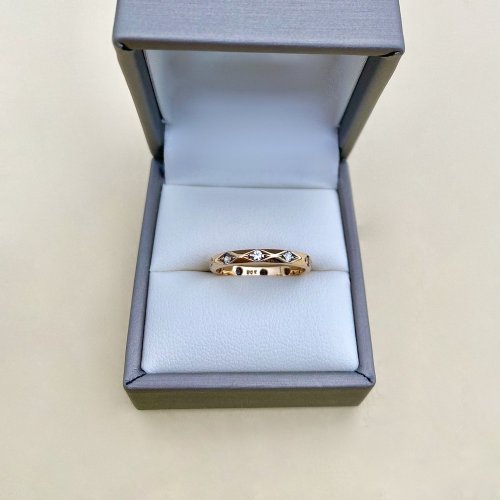 9ct. Solid Gold Ring / Band.