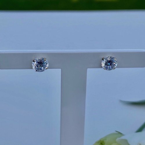 9ct. Gold CZ Stud Earrings.