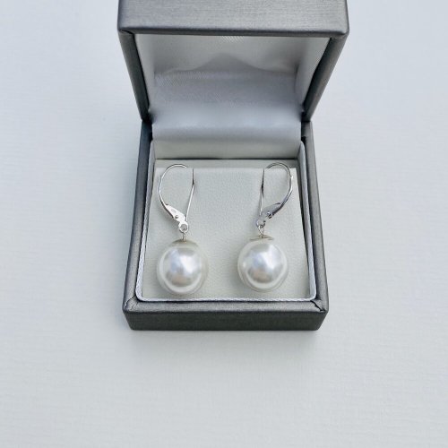 Elegant South Sea Shell Pearl Earrings.