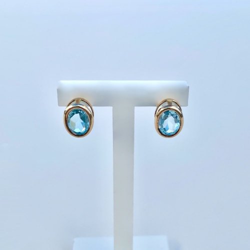 9ct. Solid Gold Topaz Stud Earrings.