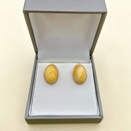 14ct. Gold &#039;Butterscotch&#039; Amber Oval Earrings.