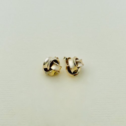 9ct. Solid Gold Knot Design Earrings.